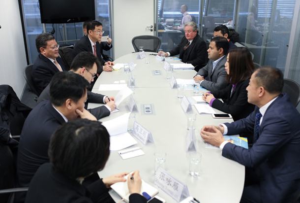 青島市長(zhǎng)孟凡利對(duì)德才集團(tuán)英國(guó)DC-HD設(shè)計(jì)院走訪(fǎng)調(diào)研(圖5) 青島市長(zhǎng)孟凡利對(duì)德才集團(tuán)英國(guó)DC-HD設(shè)計(jì)院走訪(fǎng)調(diào)研(圖5)