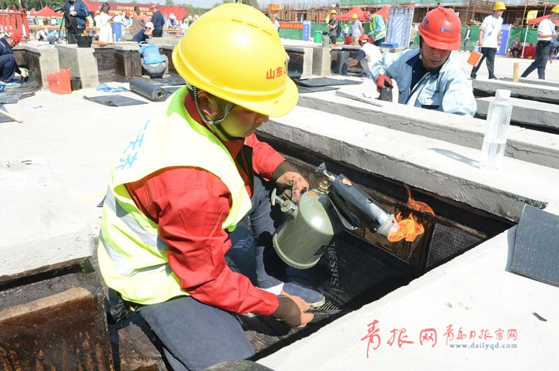 比速度拼質(zhì)量!青島農(nóng)民工建筑技能大比拼(圖2) 比速度拼質(zhì)量!青島農(nóng)民工建筑技能大比拼(圖2)