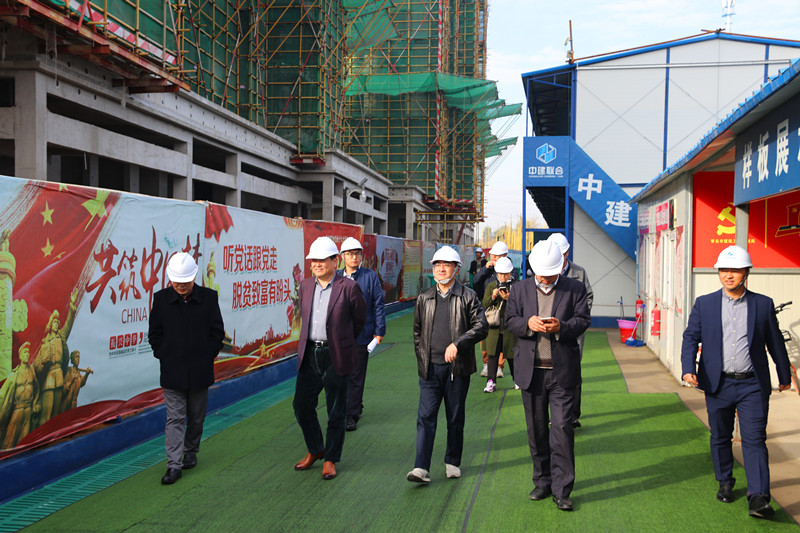 2018青島市重點(diǎn)工程勞動(dòng)競(jìng)賽暨“查保促”活動(dòng)在中建聯(lián)合東郭莊項(xiàng)目開展(圖3) 2018青島市重點(diǎn)工程勞動(dòng)競(jìng)賽暨“查保促”活動(dòng)在中建聯(lián)合東郭莊項(xiàng)目開展(圖3)
