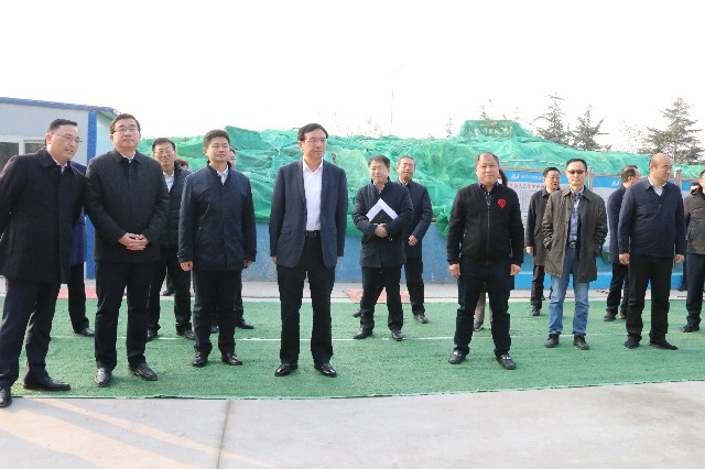 青島市人大常委會主任王魯明一行視察中建聯(lián)合海爾云谷配套學(xué)校（青島二中分校）項目(圖2)