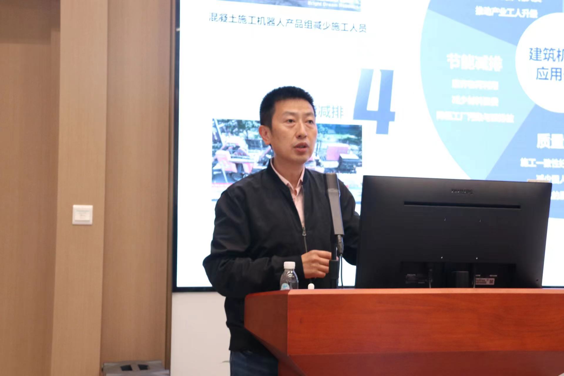 德才集團開展2023年度智能建造標桿項目培訓講座，中建聯合董事長袁永林參加座談(圖2)